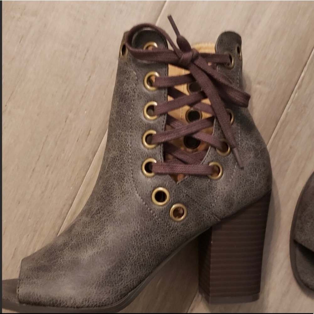 Hippy Laundry Lace Up Booties 🍂